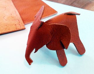 小学生クラス４月１回目・レザークラフト「象」