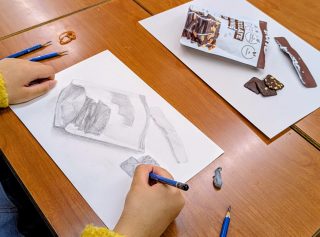 絵画クラス12月の制作・鉛筆デッサン